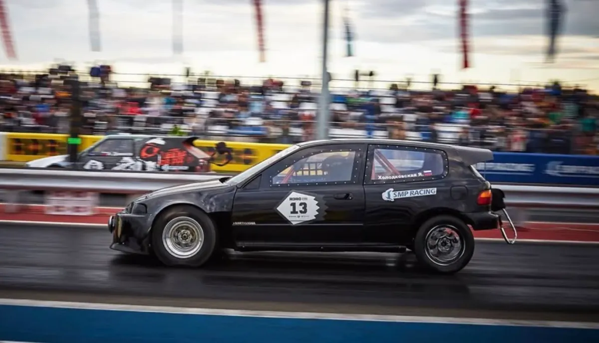 Yana Sotova's Civic Drag Car – 9.500s ET Record